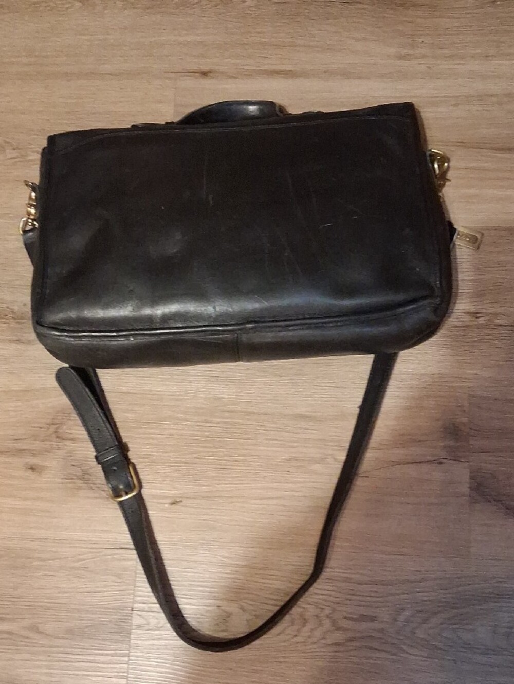 Vintage Coach Black Leather Briefcase with Gold Hardware and Adjustable Strap - Picture 3 of 5